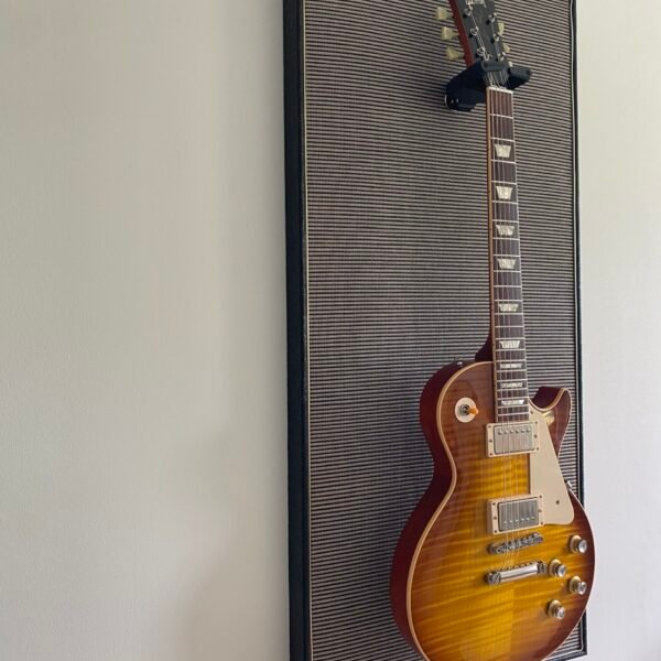 Akoestisch paneel Bluesbreaker Elephant Black full side Gitaar aan haak op akoestisch paneel