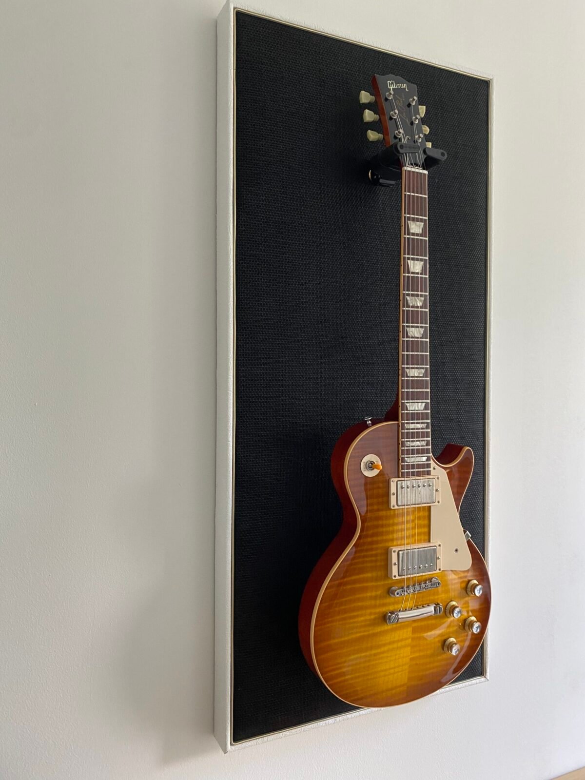 akoestisch paneel met gitaarhaak