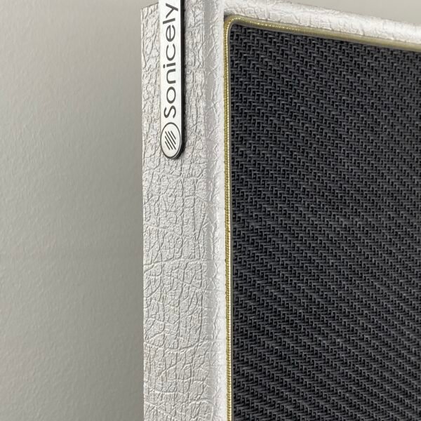 m style jcmbw ew gold piping Hoek van akoestisch paneel wil met zwart speakerdoek