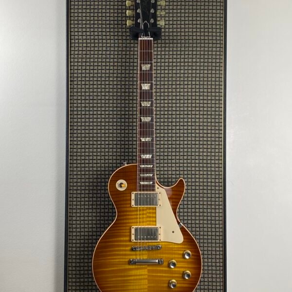 m style lc lbk gp Elektrische gitaar aan muur op akoestisch wandpaneel