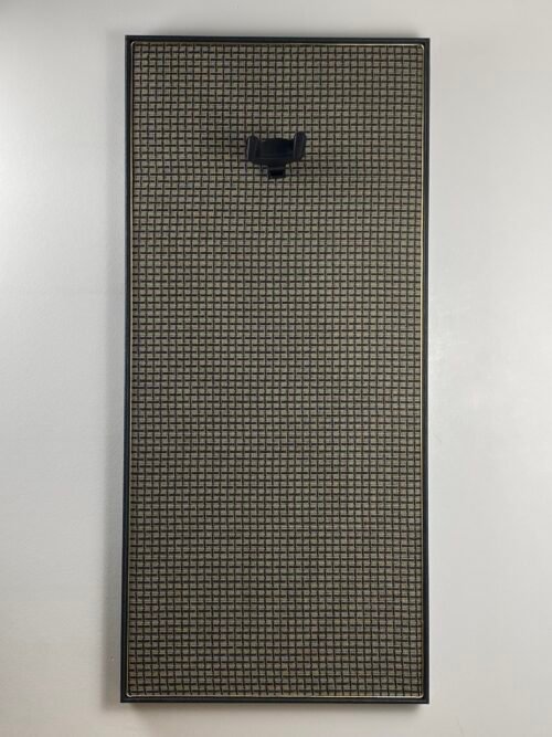 m style lc lbk gp Akoestisch wandpaneel voor gitaar aan een muur