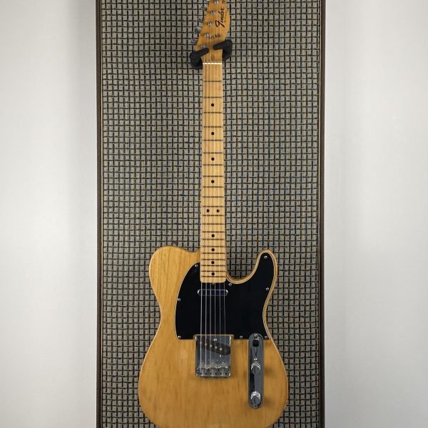 m style large check brown oak Akoestisch paneel met gitaar aan haak