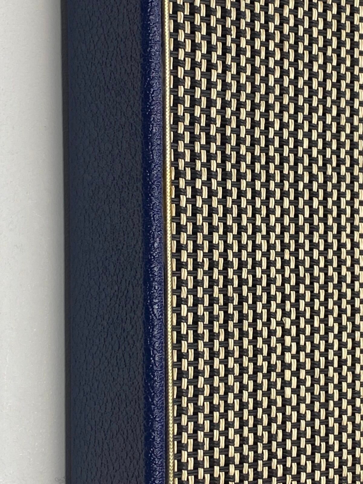 M-Style Salt & Pepper Blue Levant closeup 2 side zijkant akoestisch paneel salt & pepper