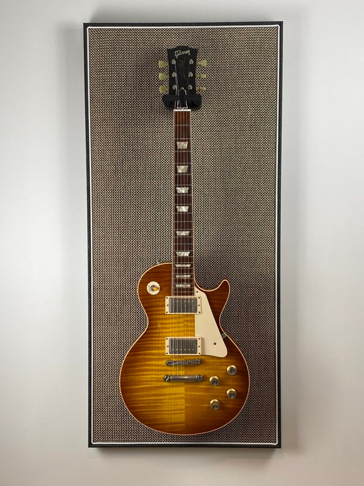 M-Style Salt & Pepper Elephant Black White Piping Guitar Akoestisch paneel met gitaar aan haak