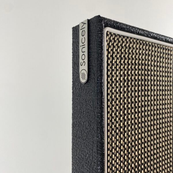 M-Style Salt & Pepper Elephant Black White Piping logo logo op akoestisch paneel met Salt & Pepper speakerdoek