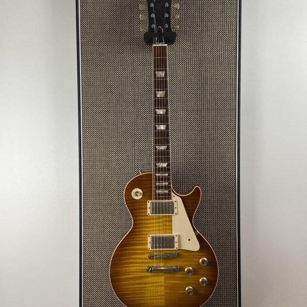 M-Style Salt & Pepper Levant Black White Piping Guitar Akoestisch paneel met gitaar aan haak