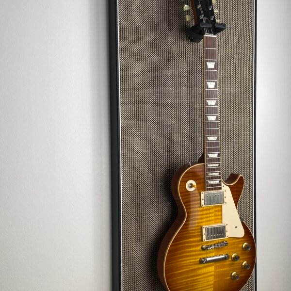 M-Style Salt & Pepper Levant Black White Piping fullside2 Akoestisch paneel met gitaar aan haak