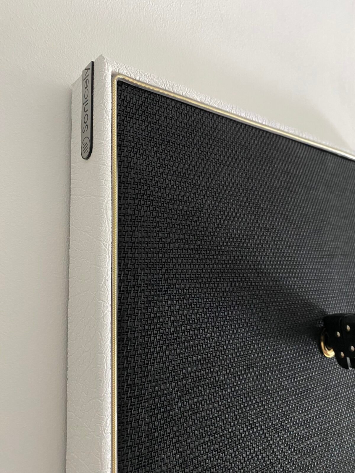 JCM Black weave speakerdoek gold piping