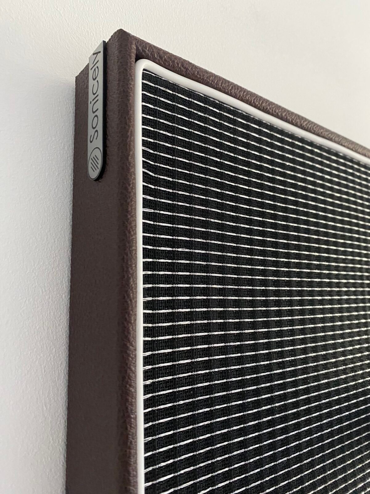 Midnight silver speakerdoek op akoestisch paneel