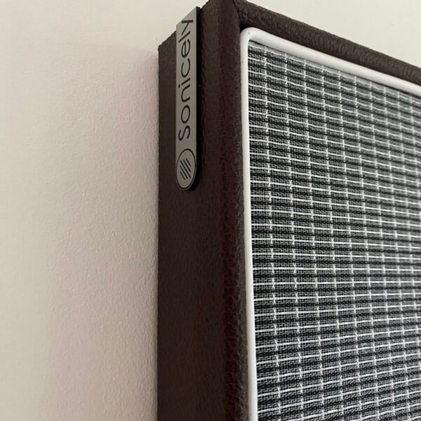 logo Sonicely met daylight silver speakerdoek pnaeel