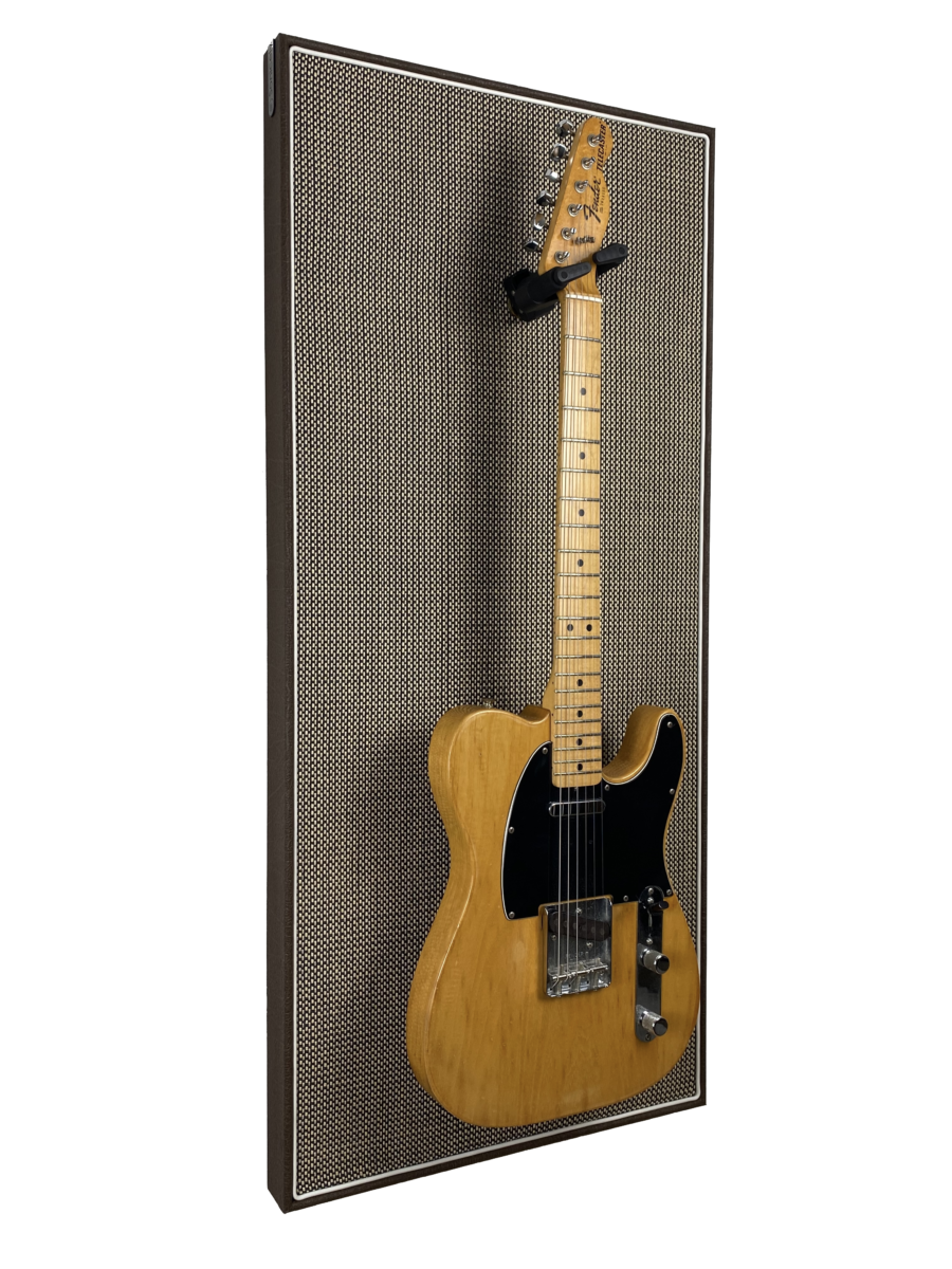 Akoestisch paneel met gitaar aan haak