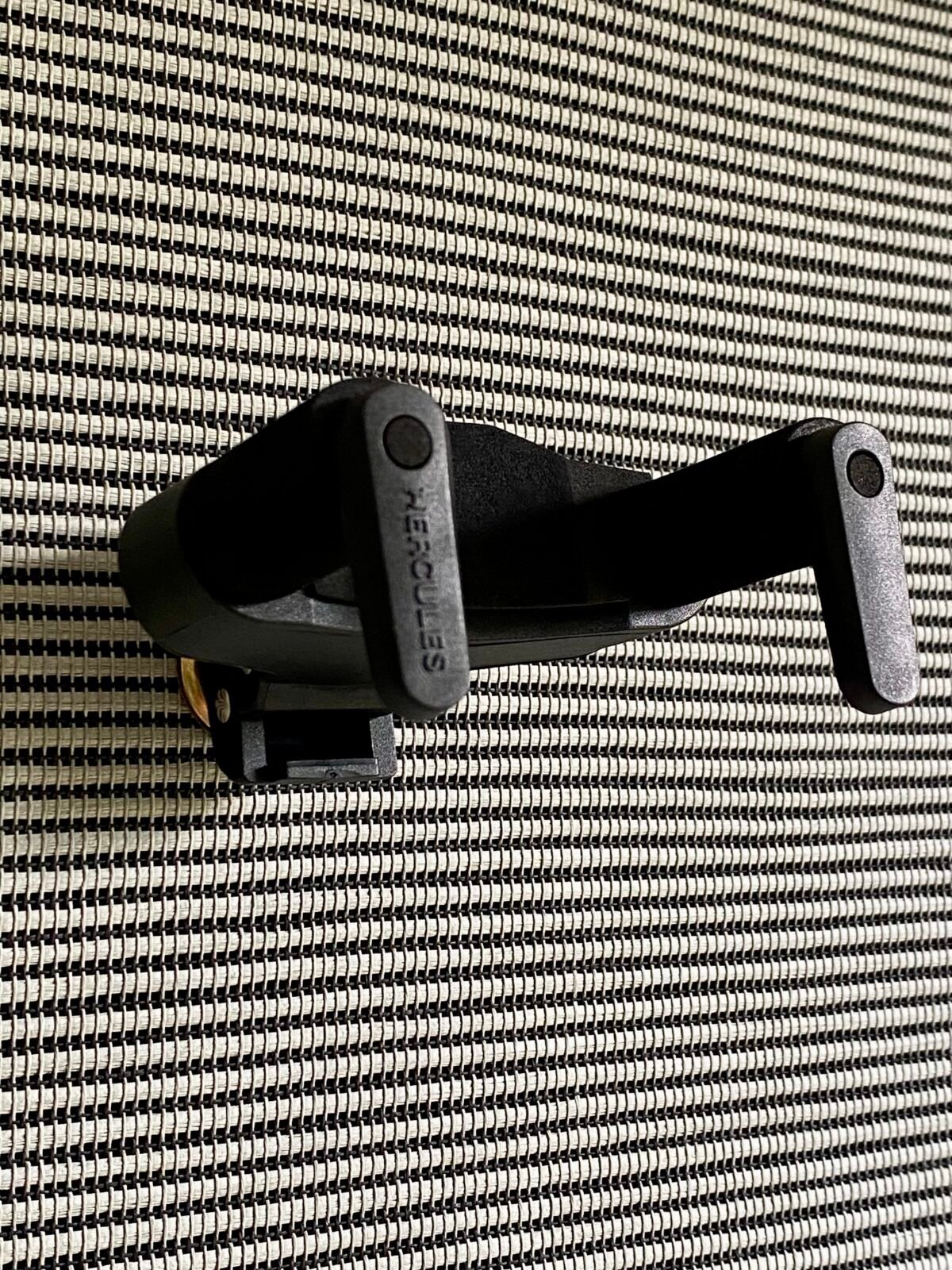 Hercules Auto grip guitar hook on Sonicely bluesbreaker panel